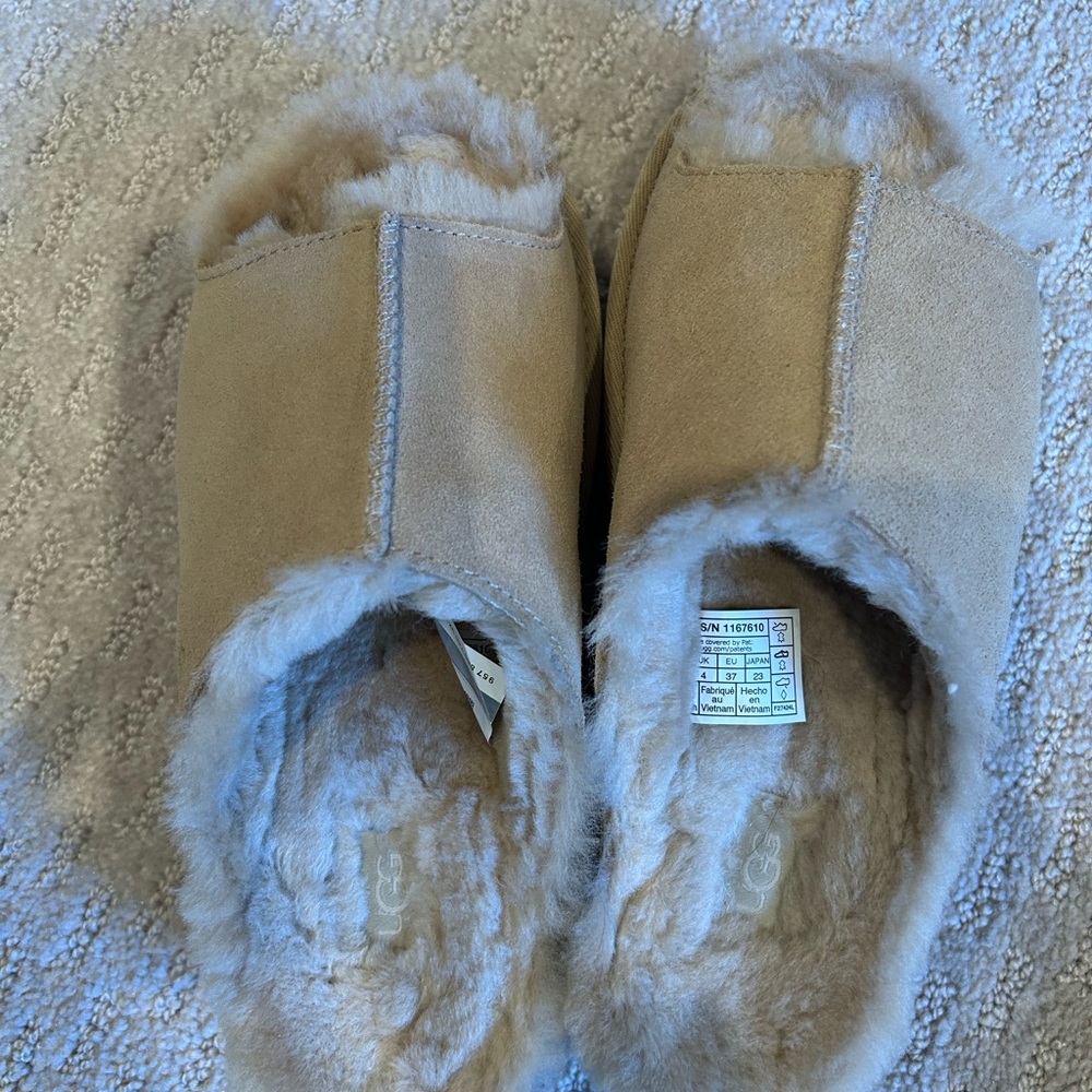 UGG Women's Slip-On Shearling Chestnut/Tan - Picture 5 of 8